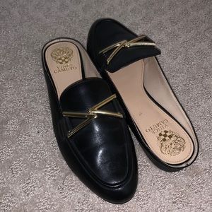 Vince camuto black leather slip on loafer - size women 8.5